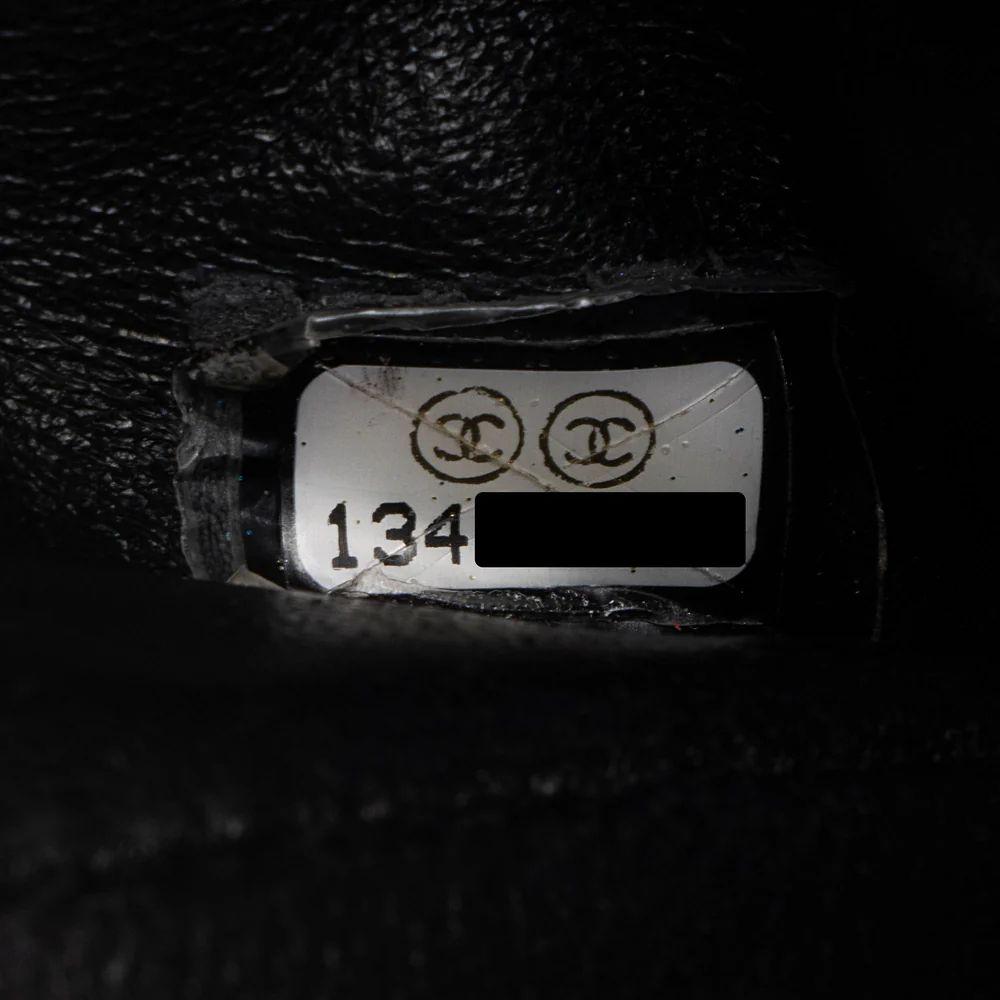 Refurbished Chanel Caviar Leather Classic Maxi Single Flap Bag - Reebelo Australia