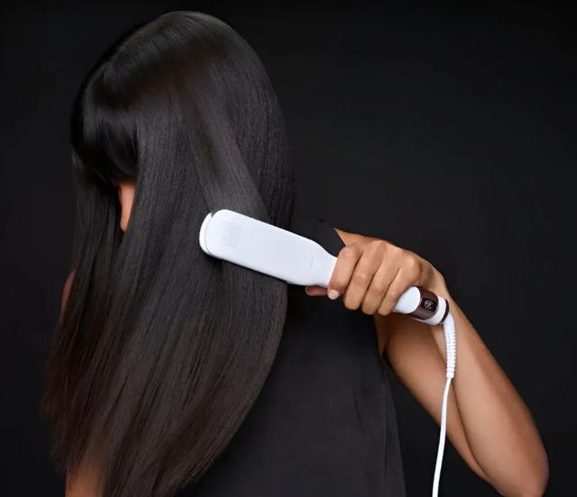 https://cdn.reebelo.com/pim/products/P-CLOUDNINETHEWIDEIRONHAIRSTRAIGHTENERC9PL10/WHI-image-3.jpg