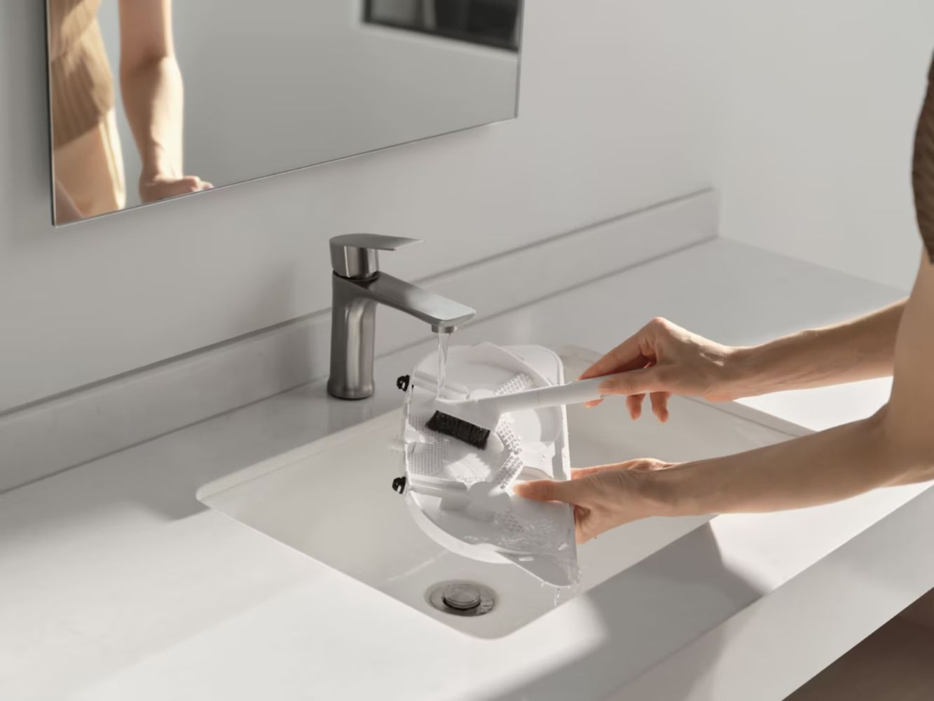 Dreame L40S Pro Ultra Robot Vacuum Cleaner and Mop with Self-Cleaning - White