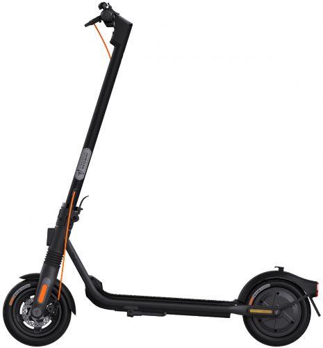 Segway Ninebot  Electric KickScooter F2 PRO in Black in Excellent condition