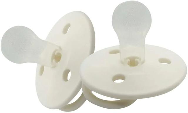 Mininor  Pacifier/Dummy (6M+) in Snowberry in Over Stock condition