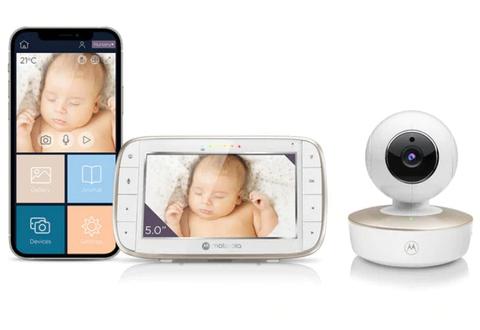 Motorola  VM855 Connect 5.0” Portable Wi-Fi Video Baby Monitor with Flexible Crib Mount - White - Brand New